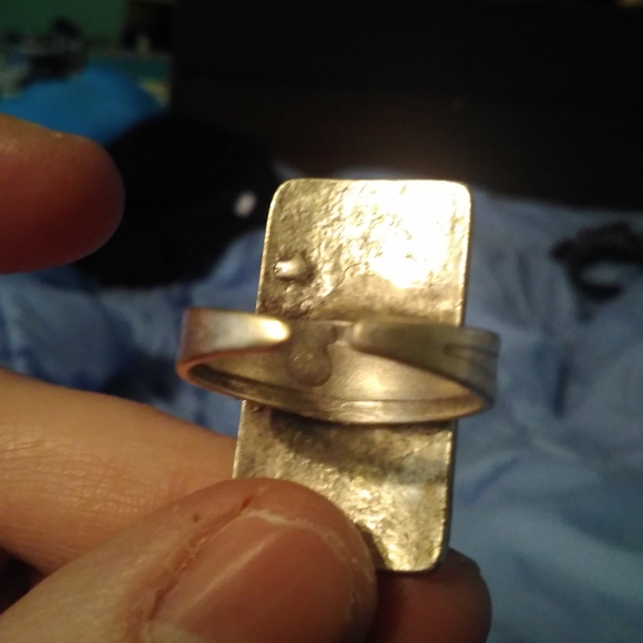 Hammered ring - Picture 2 of 3
